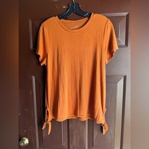 Universal Thread Burnt Orange Tee with side knots size medium